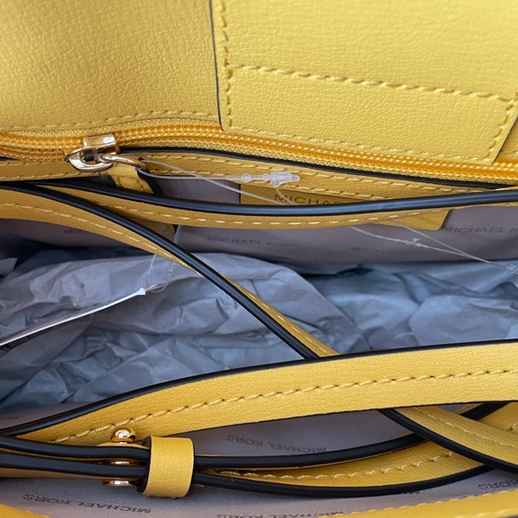 Sylvie stud LG Michael Kors Satchel - Picture 9 of 16